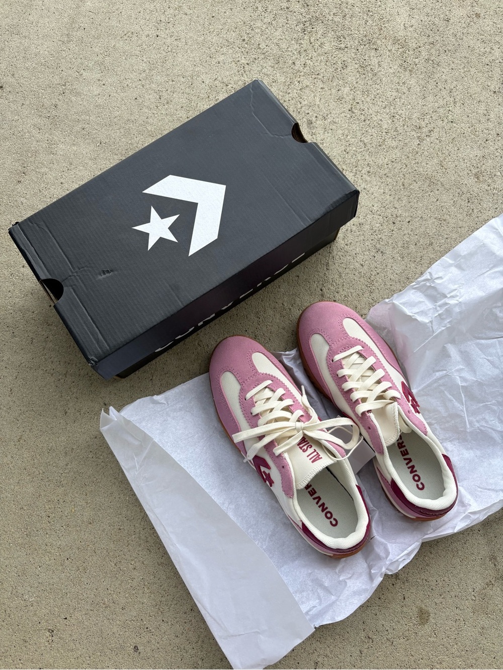 NWT Converse Run Star Trainer OX Cliffside Rose Egret Pink Suede Womens 6